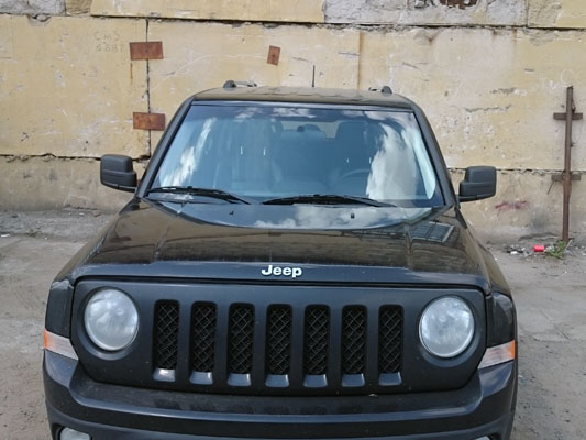 Лобовое стекло на Jeep Liberty (Джип Либерти)